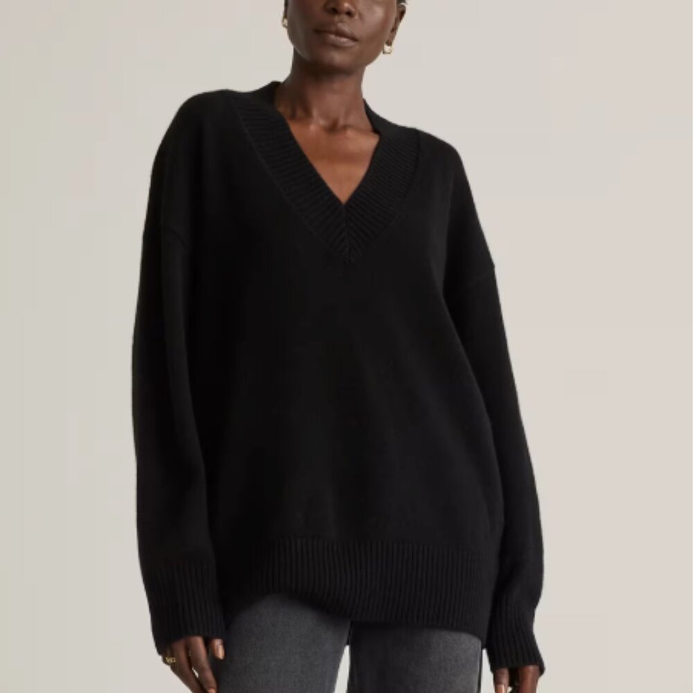 Quince - Mongolian Cashmere Oversized V-Neck Sweater, Size M